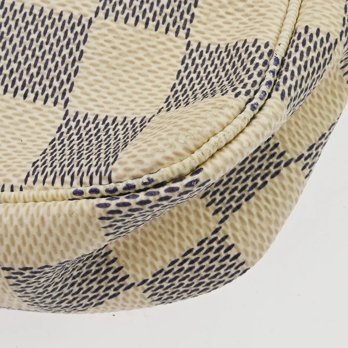 Louis Vuitton Pochette Accessoires Nm Damier White Canvas Clutche & Pouche Bag (Pre-Owned)
