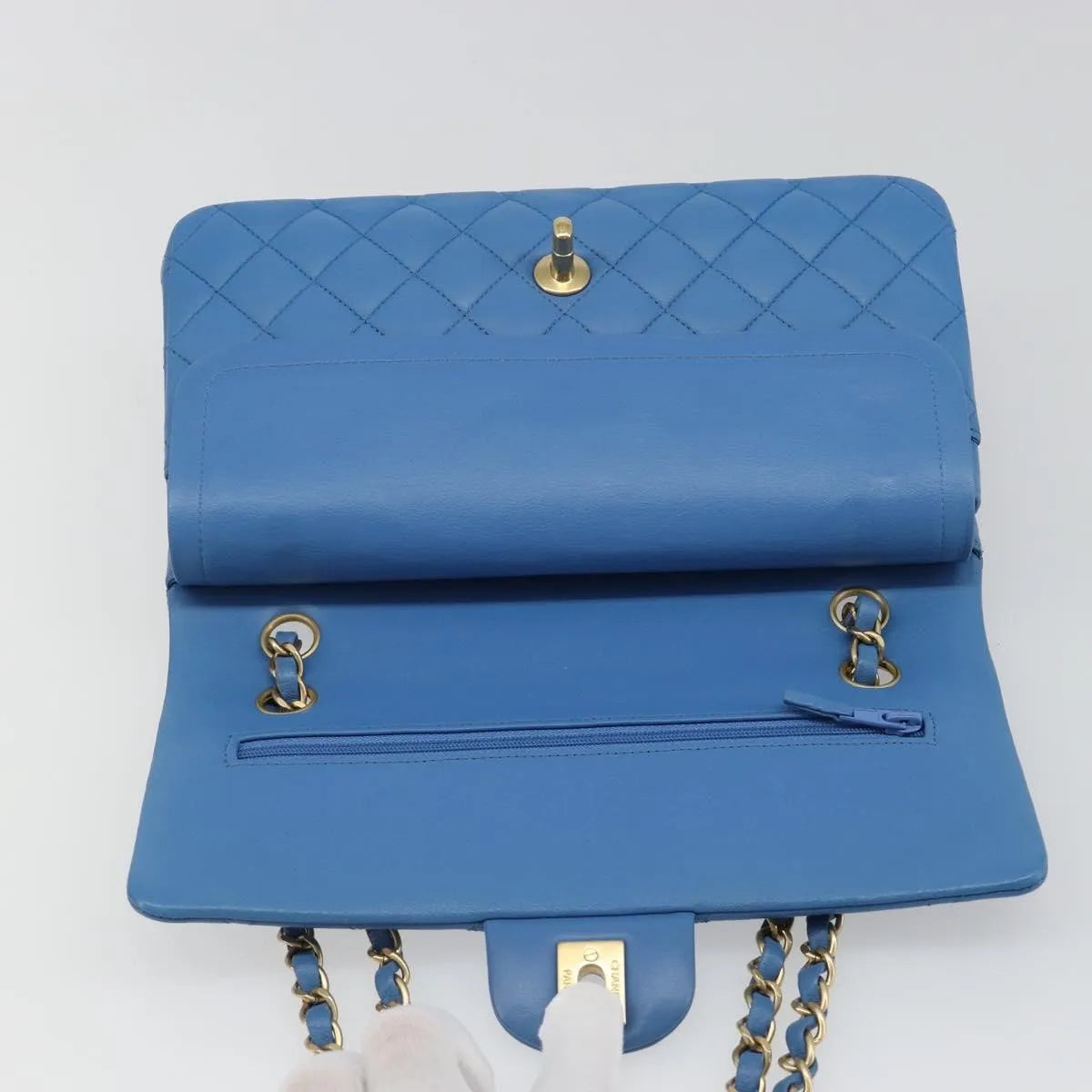 Chanel Matelassé Lambskin Leather Blue Leather Handbag (Pre-Owned)