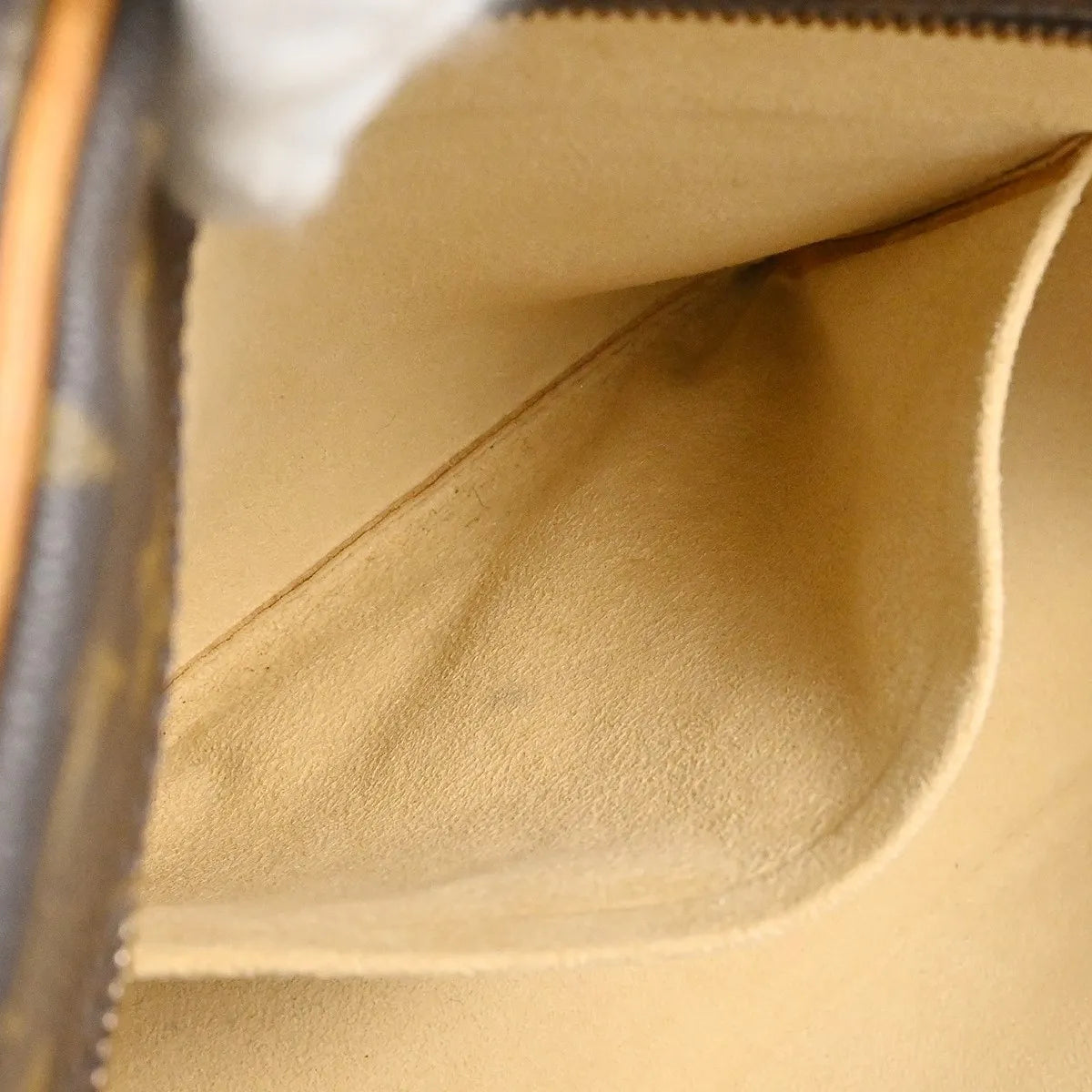 Louis Vuitton Cite Monogram Canvas Brown Canvas Shoulder Bag Bag (Pre-Owned)
