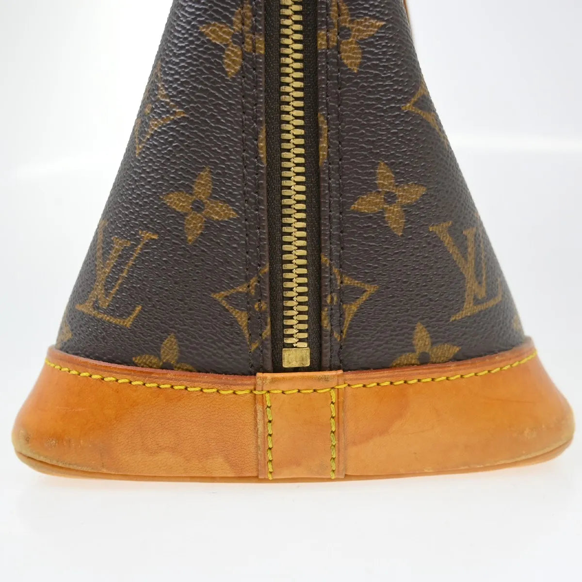 Louis Vuitton Alma Handbag Monogram Canvas Brown Canvas Handbag (Pre-Owned)