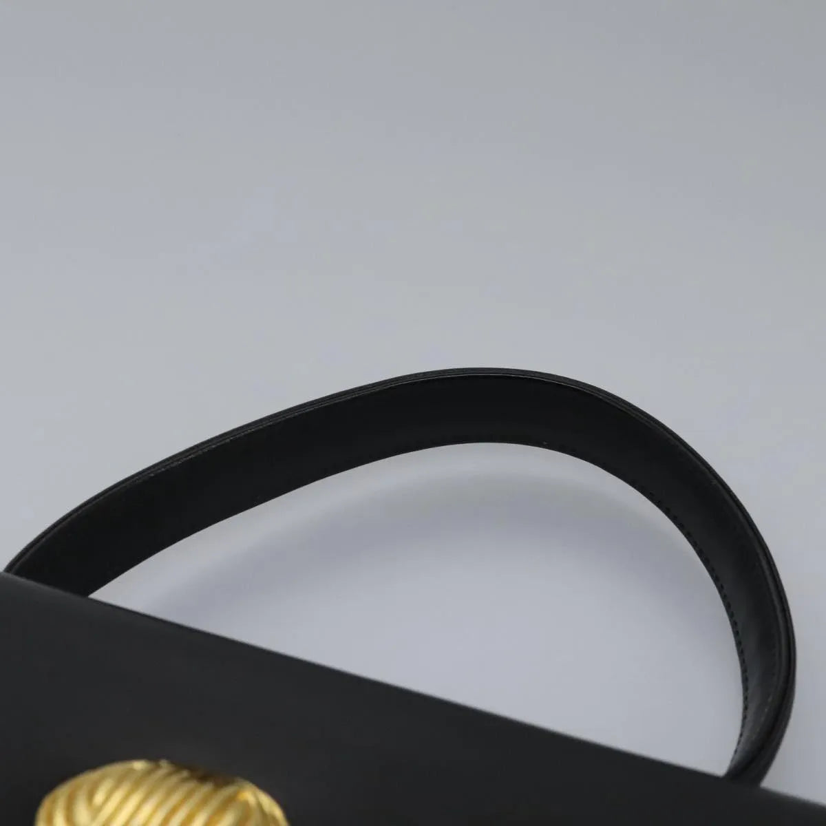Givenchy Vintage Leather Black Leather Handbag (Pre-Owned)