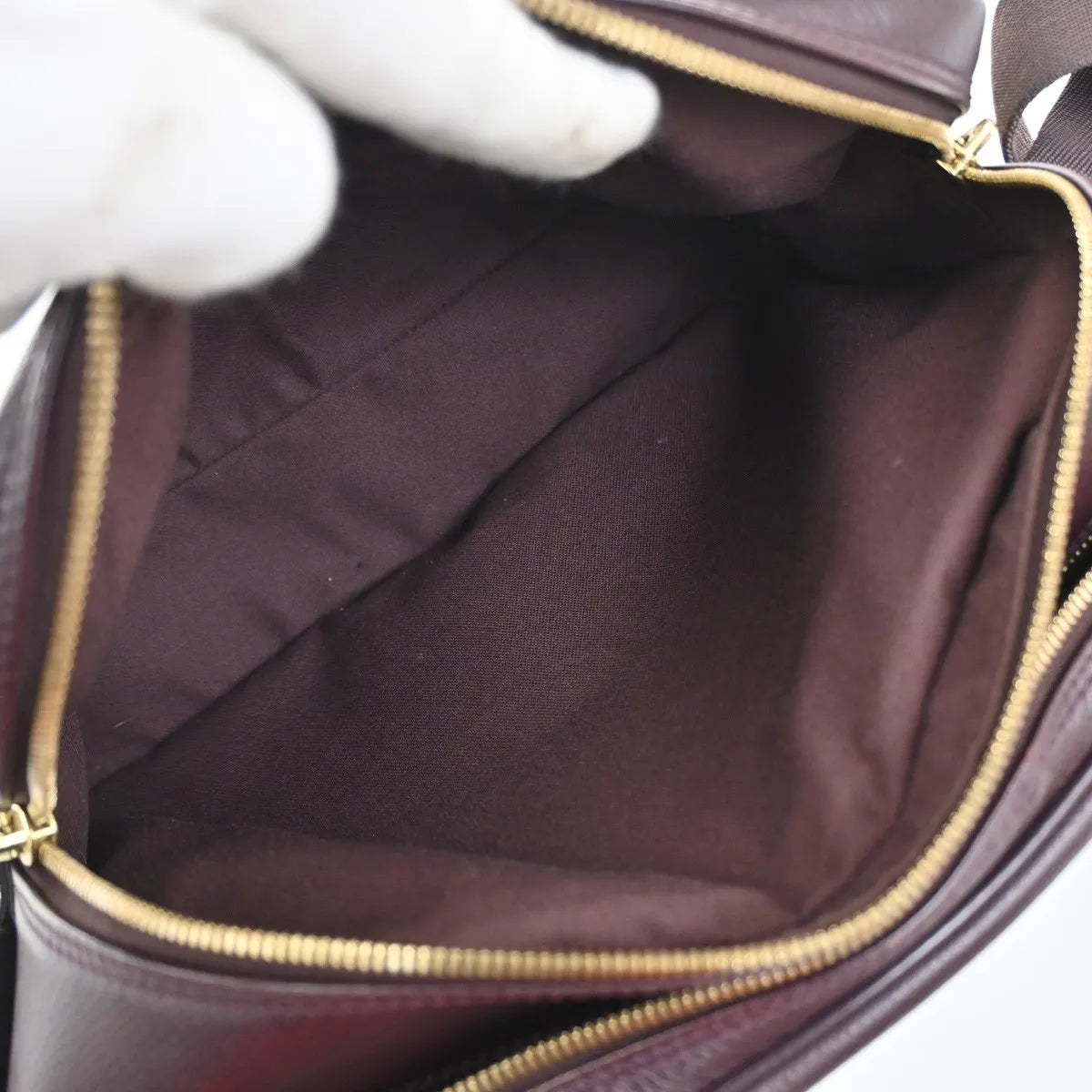 Louis Vuitton Reporter Taiga Leather Brown Leather Shoulder Bag Bag (Pre-Owned)