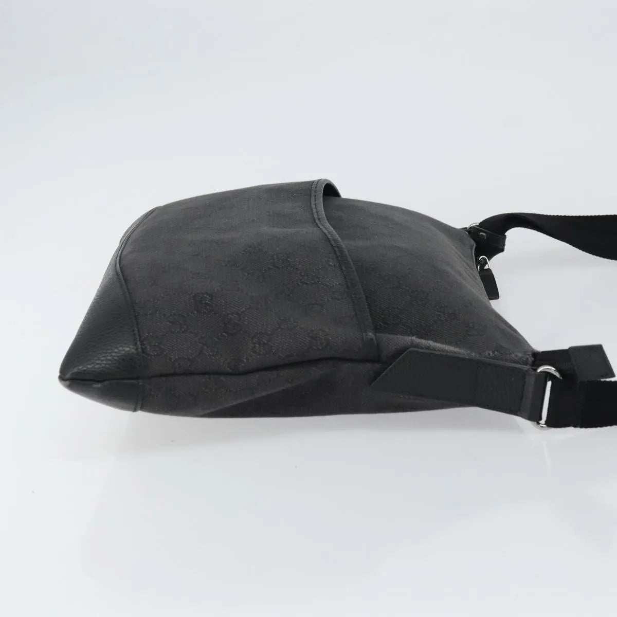 Gucci Zip Messenger Gg Canvas With Perforated Leather Black Canvas Shoulder Bag Bag (Pre-Owned)