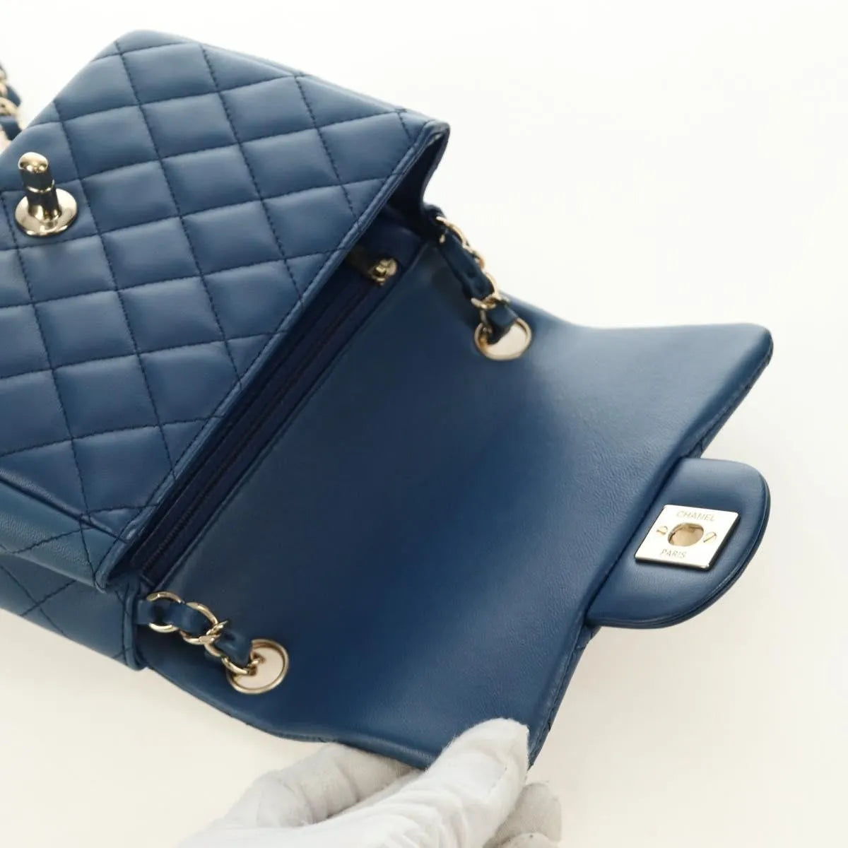 Chanel Square Classic Single Flap Quilted Lambskin Blue Leather Handbag (Pre-Owned)