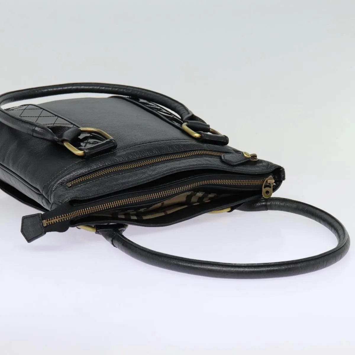 Burberry Vintage Leather Black Leather Shoulder Bag Bag (Pre-Owned)