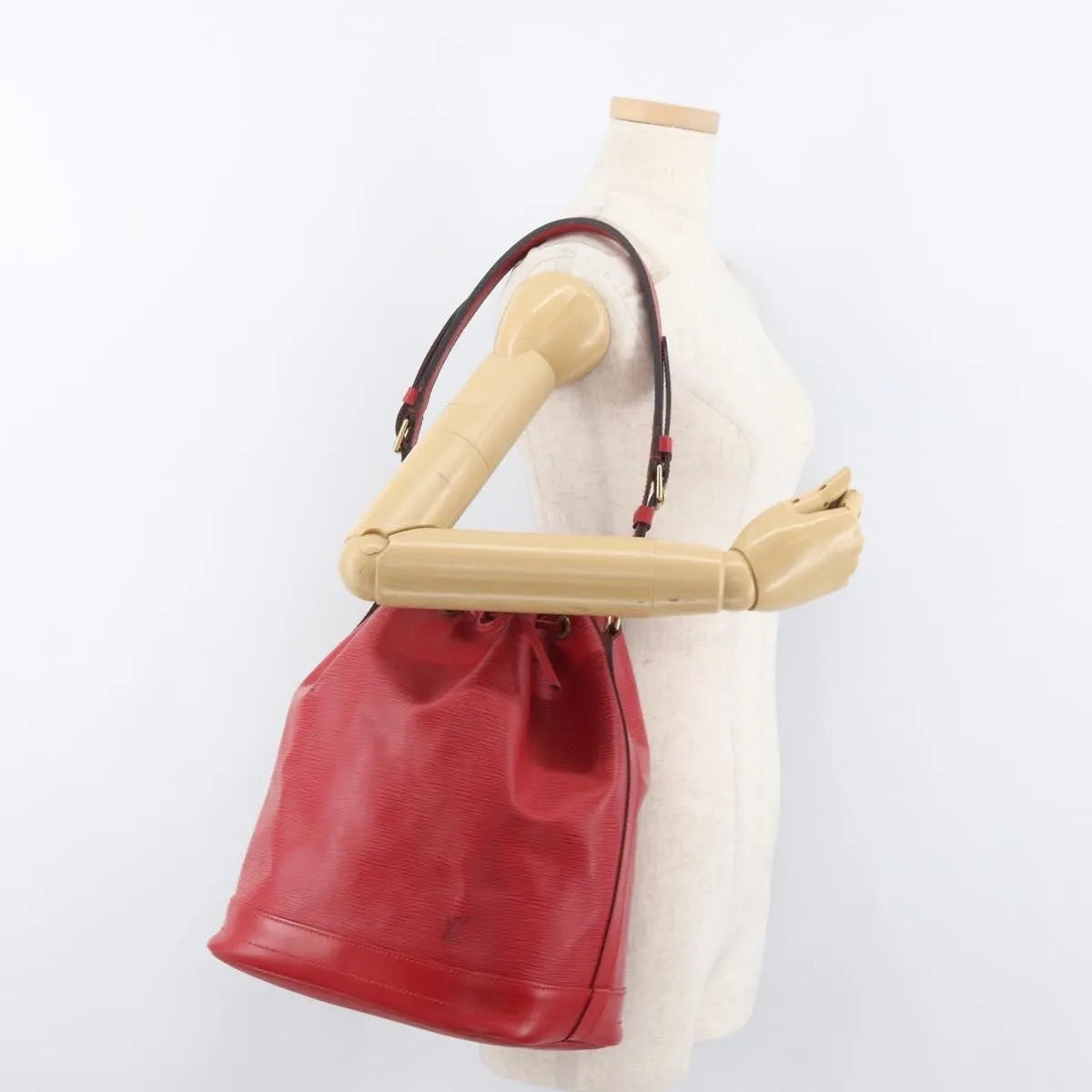 Louis Vuitton Noe Leather Red Leather Shoulder Bag Bag (Pre-Owned)