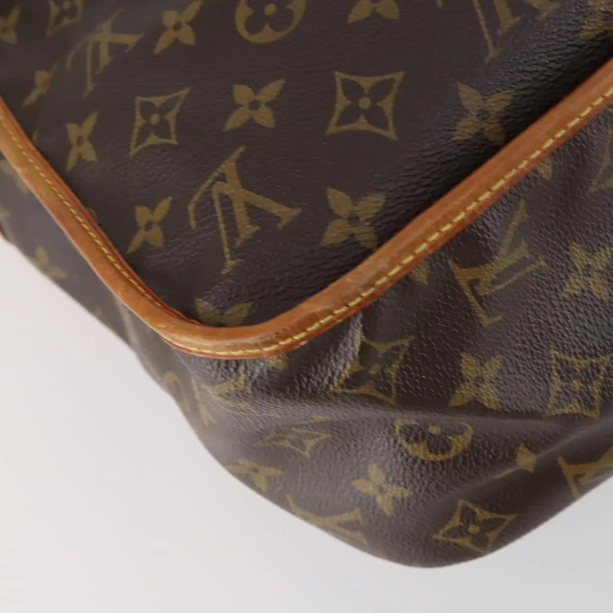 Louis Vuitton Congo Messenger Monogram Canvas Brown Canvas Shoulder Bag Bag (Pre-Owned)