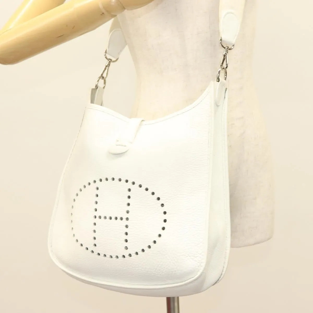 Hermes Evelyne Bag Gen I Togo White Leather Handbag (Pre-Owned)