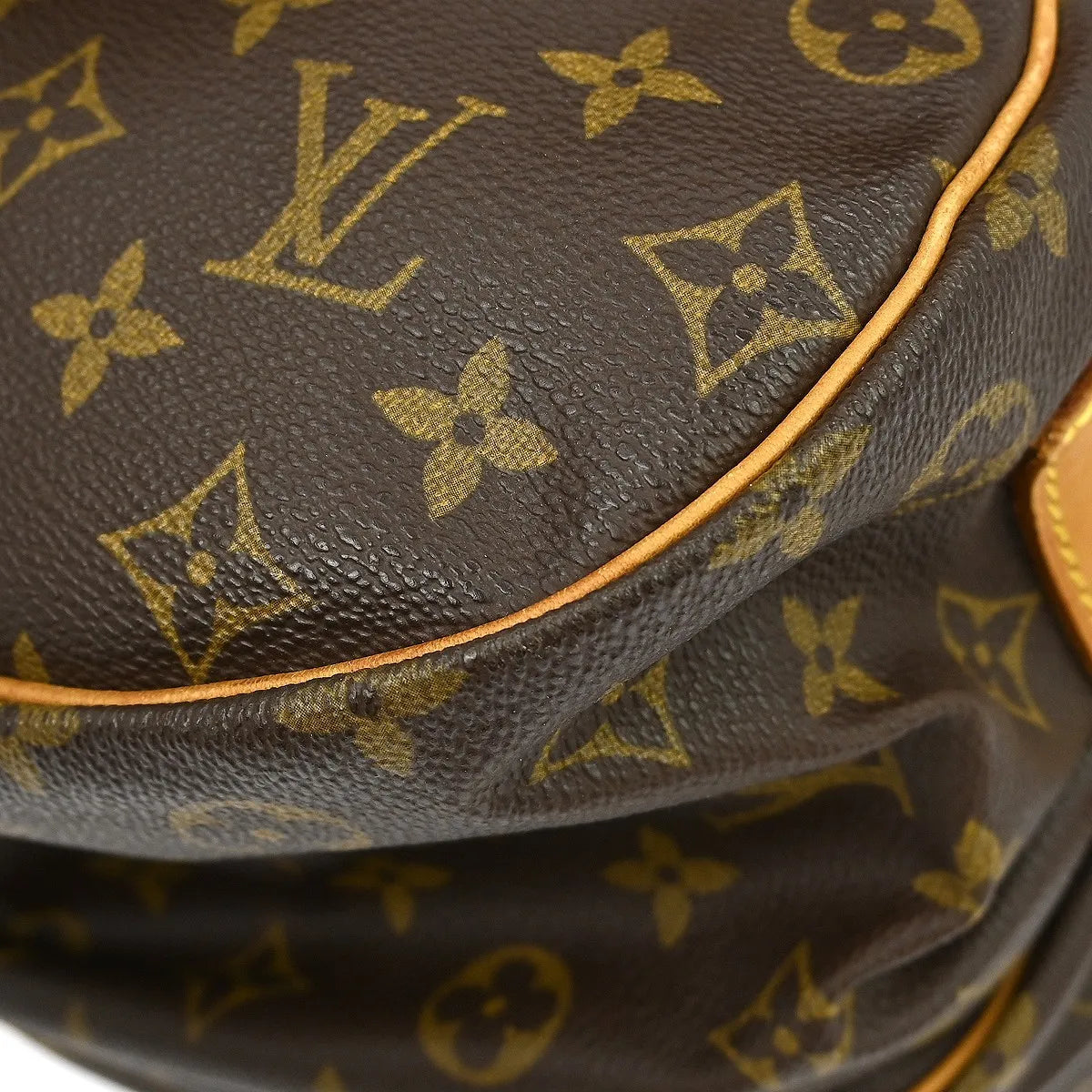Louis Vuitton Saumur Monogram Brown Canvas Shoulder Bag Bag (Pre-Owned)
