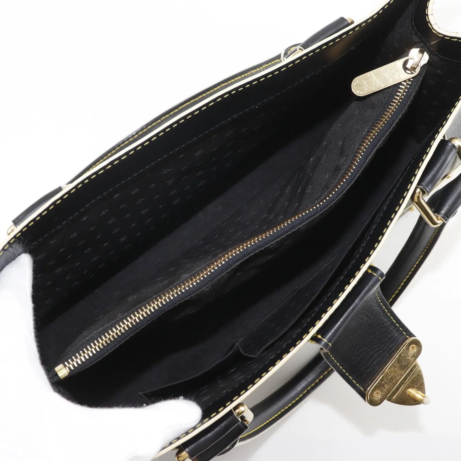 Louis Vuitton Suhali Le Fabuleux Leather Black Leather Handbag (Pre-Owned)