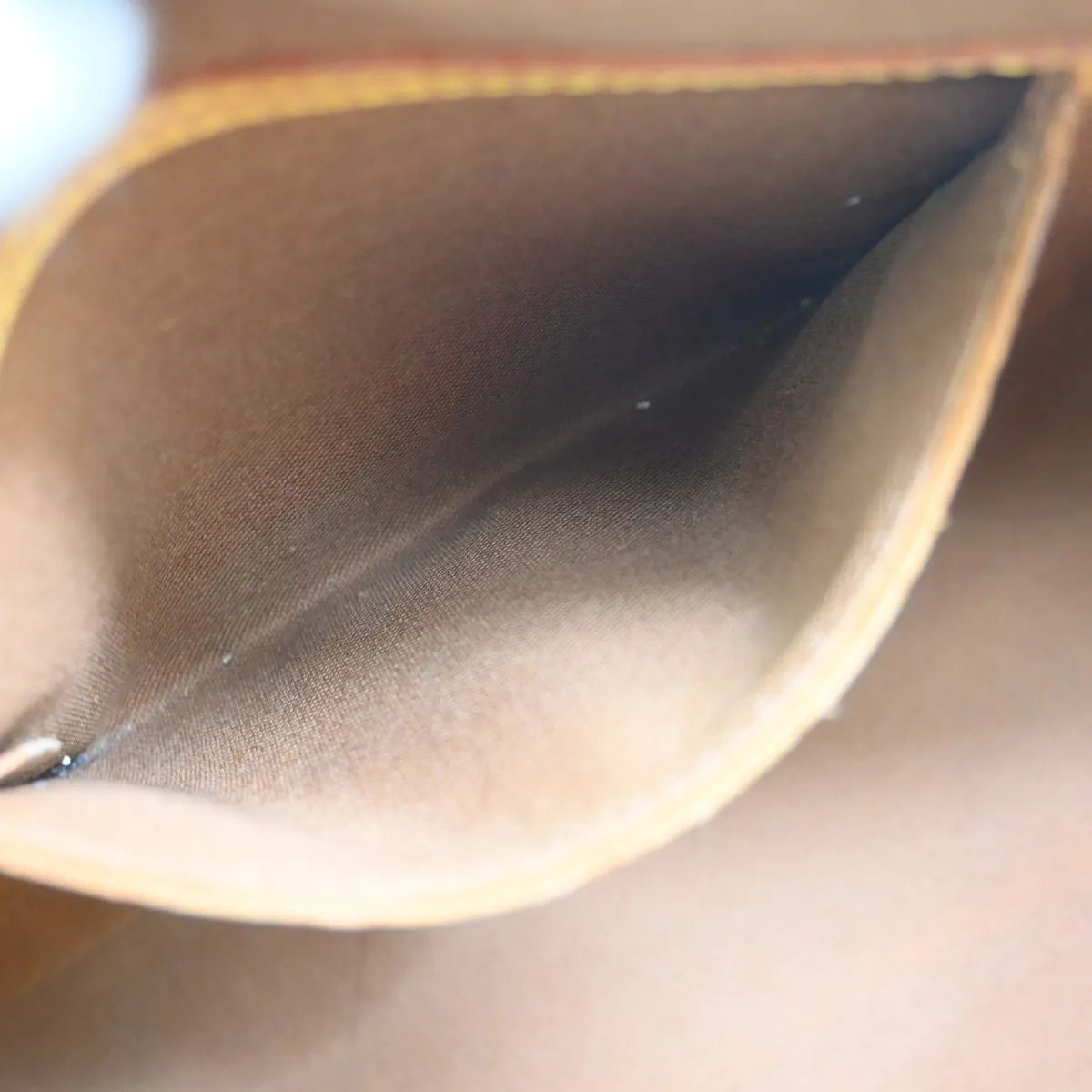 Louis Vuitton Alma Handbag Monogram Canvas Brown Canvas Handbag (Pre-Owned)