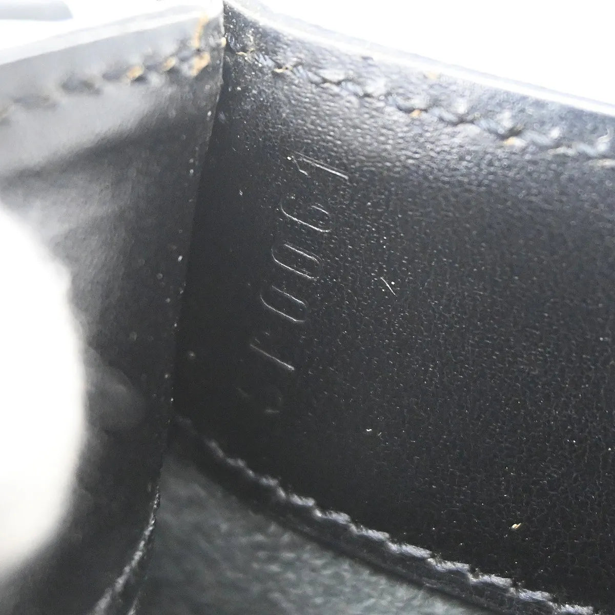 Louis Vuitton Demi Lune Pochette Epi Leather Black Leather Clutche & Pouche Bag (Pre-Owned)