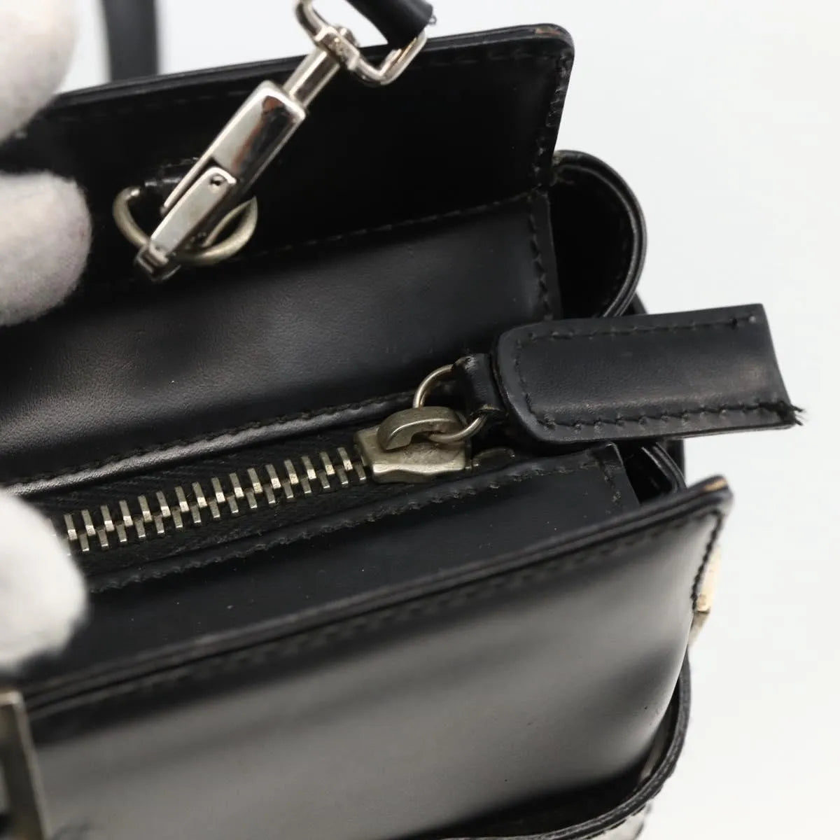 Salvatore Ferragamo Double Gancini Side Buckle Tote Leather Black Leather Handbag (Pre-Owned)