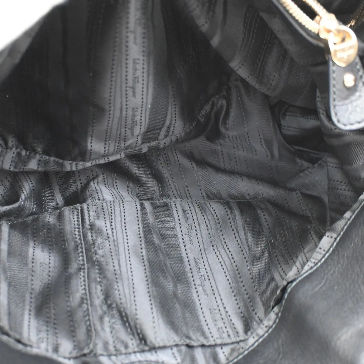 Salvatore Ferragamo Gancini Tote Leather Black Leather Tote Bag Bag (Pre-Owned)