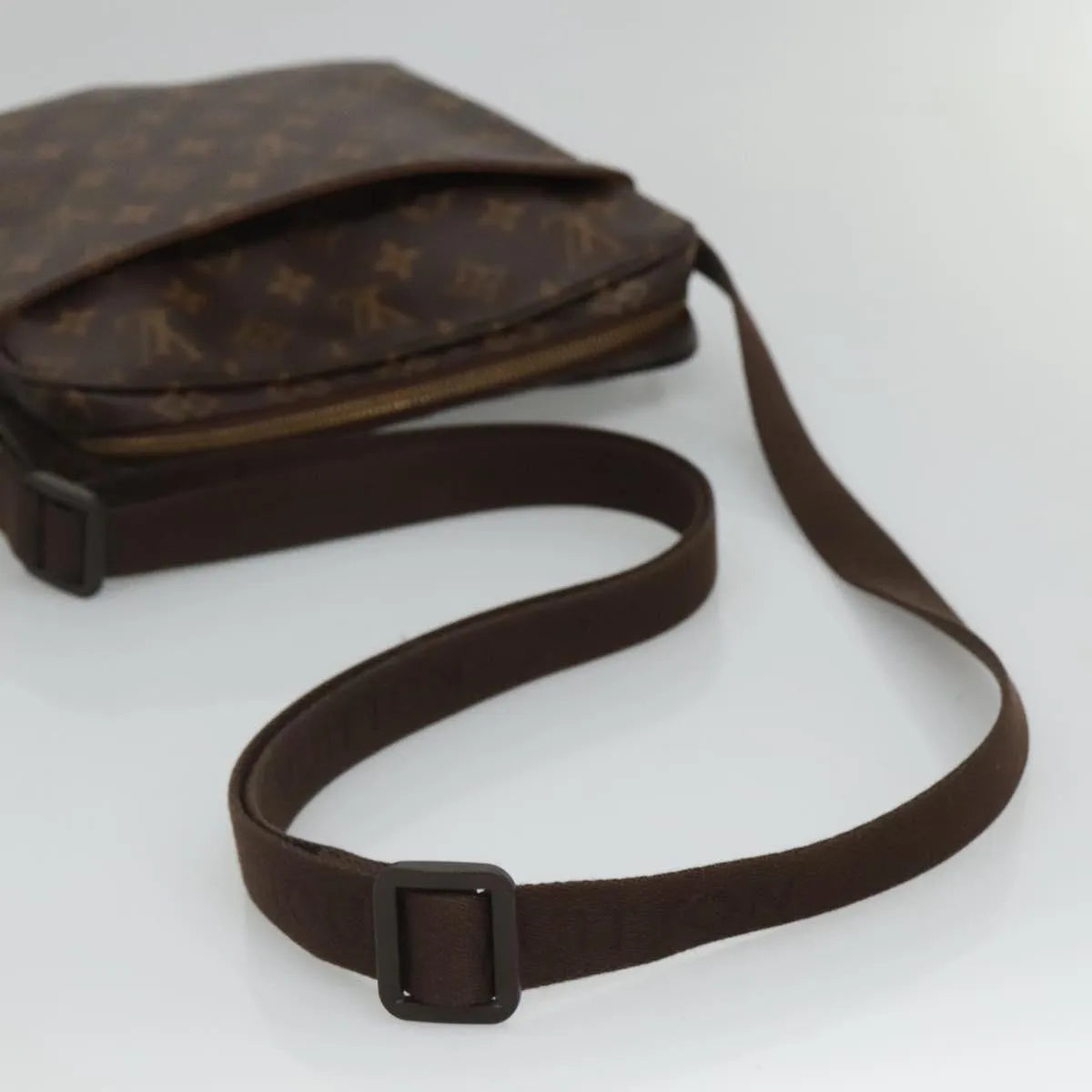 Louis Vuitton Trotteur Beaubourg Monogram Canvas Brown Canvas Shoulder Bag Bag (Pre-Owned)