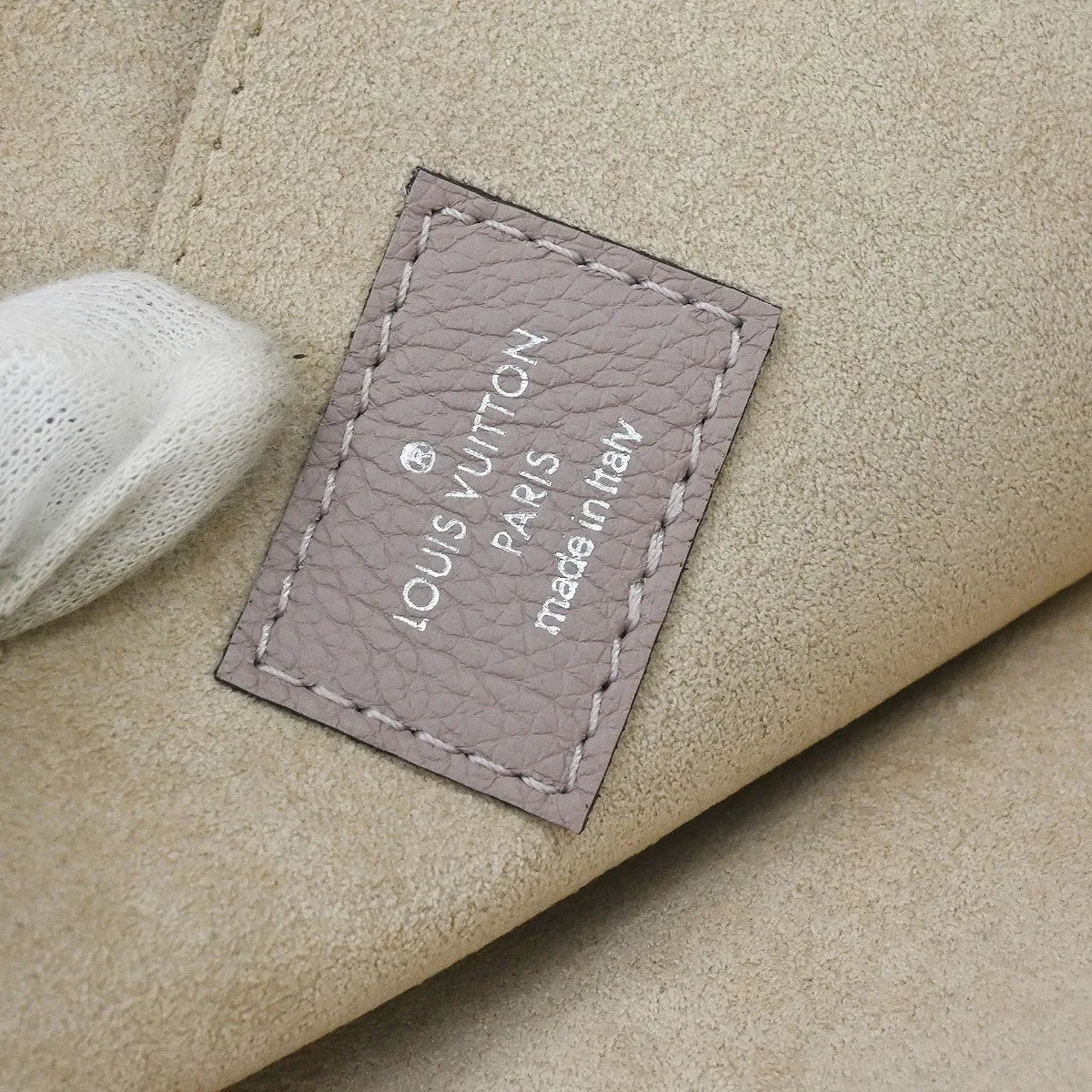 Louis Vuitton Zip Around Pochette Jour Leather Beige Calfskin Clutche & Pouche Bag (Pre-Owned)