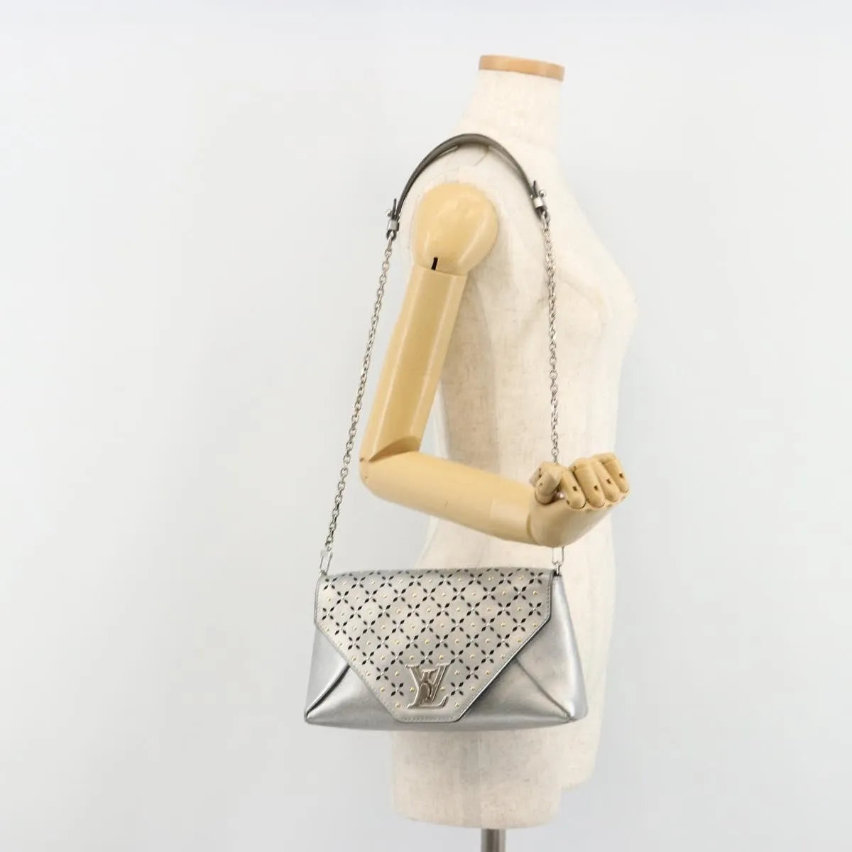 Louis Vuitton Love Note Chain Clutch Leather Silver Leather Shoulder Bag Bag (Pre-Owned)