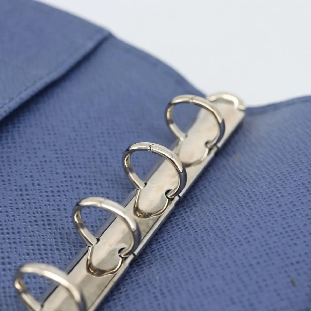 Louis Vuitton Agenda Cover Epi Blue Leather Clutche & Pouche Bag (Pre-Owned)