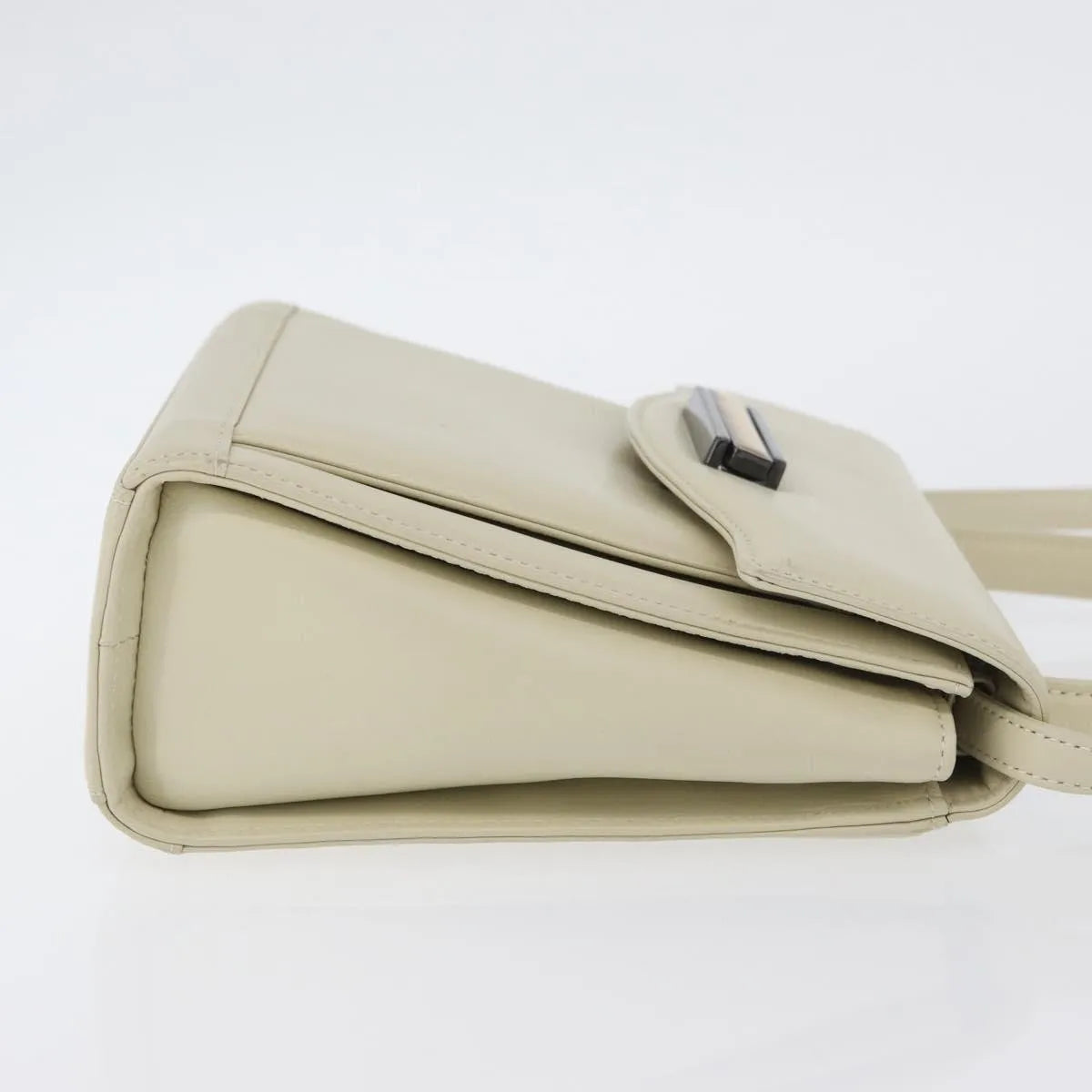 Givenchy Vintage Leather Beige Leather Handbag (Pre-Owned)