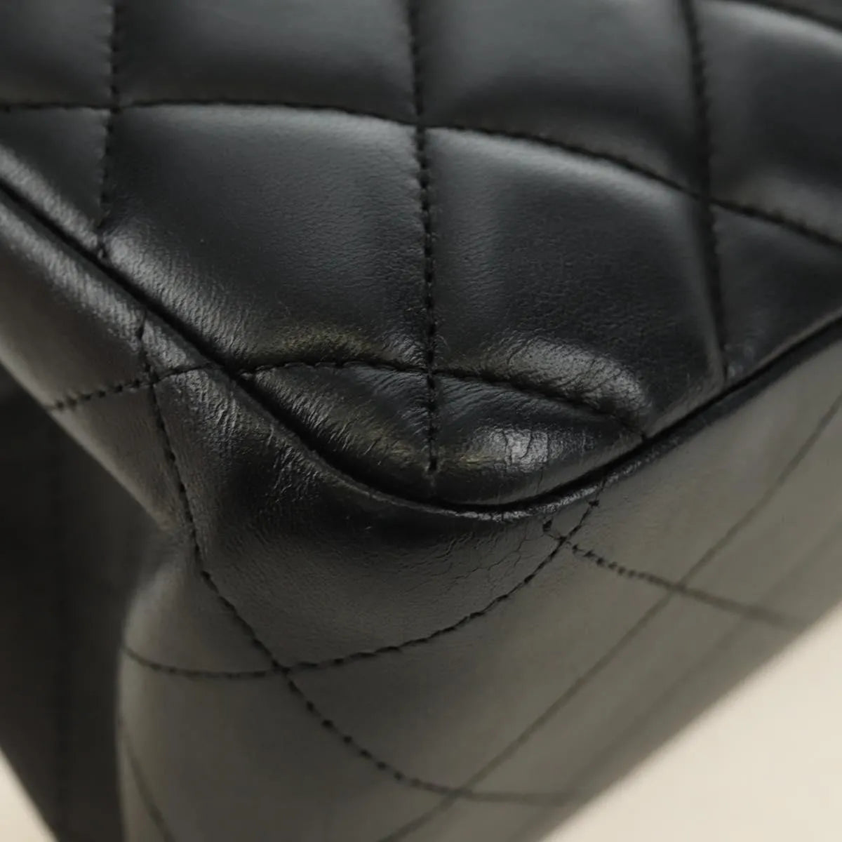 Chanel Timeless - Classic Double Flap Leather Black Leather Handbag (Pre-Owned)