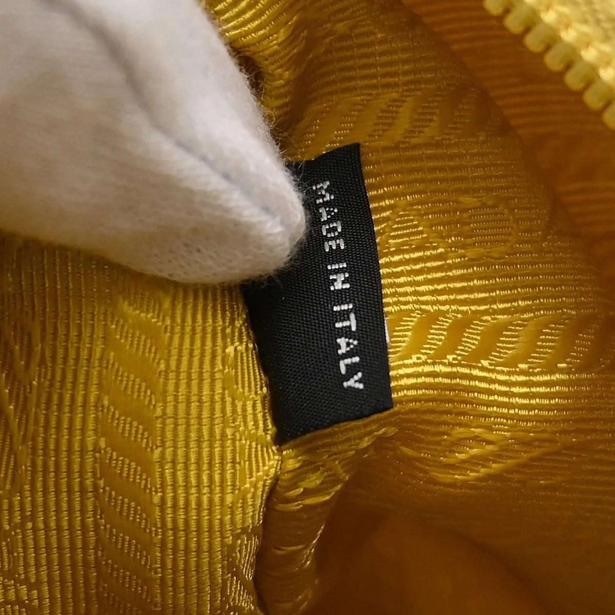 Prada Re-Edition 2000 Hobo Tessuto Yellow Nylon Handbag (Pre-Owned)