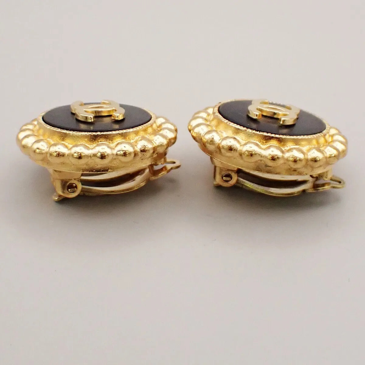 Chanel Cc Round Metal Black Gold_Plated Earrings Jewelry (Pre-Owned)