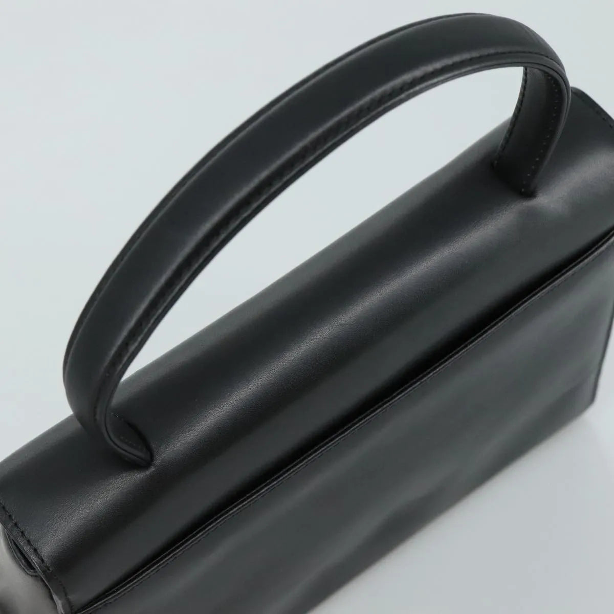 Givenchy Vintage Leather Black Leather Handbag (Pre-Owned)
