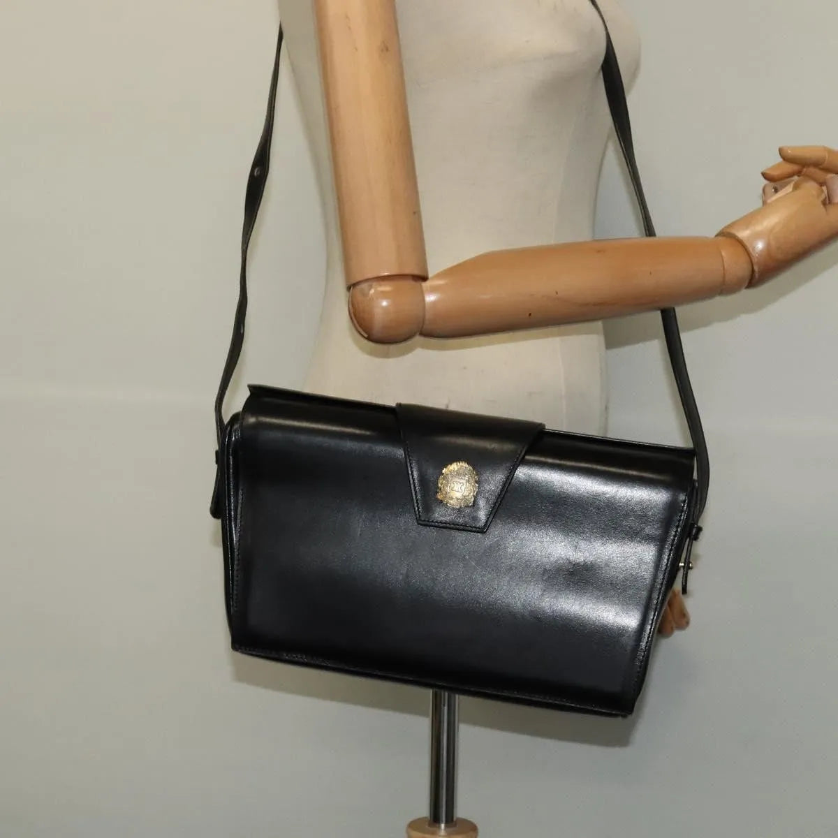 Celine Vintage Leather Black Leather Shoulder Bag Bag (Pre-Owned)