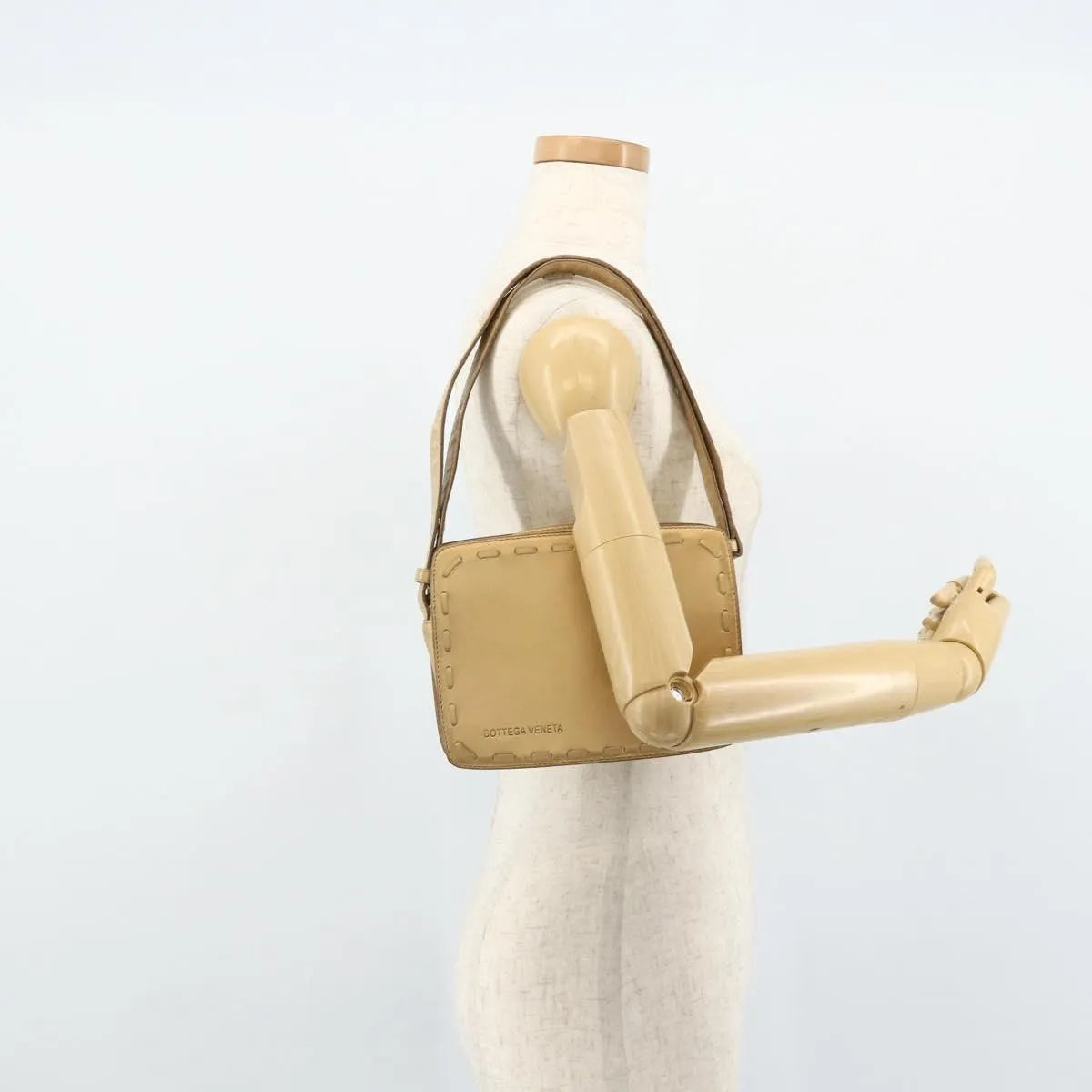 Bottega Veneta Vintage Leather Gold Leather Shoulder Bag Bag (Pre-Owned)