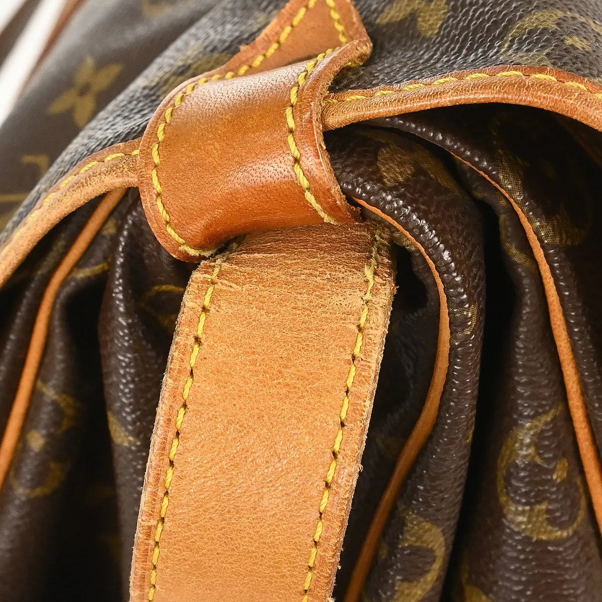 Louis Vuitton Saumur Monogram Canvas Brown Canvas Shoulder Bag Bag (Pre-Owned)
