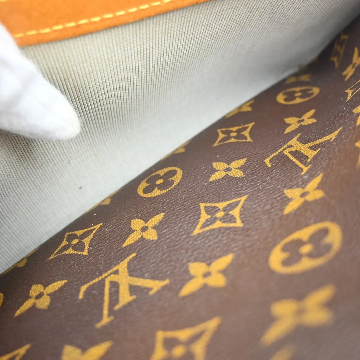 Louis Vuitton Reporter Monogram Brown Canvas Shoulder Bag Bag (Pre-Owned)