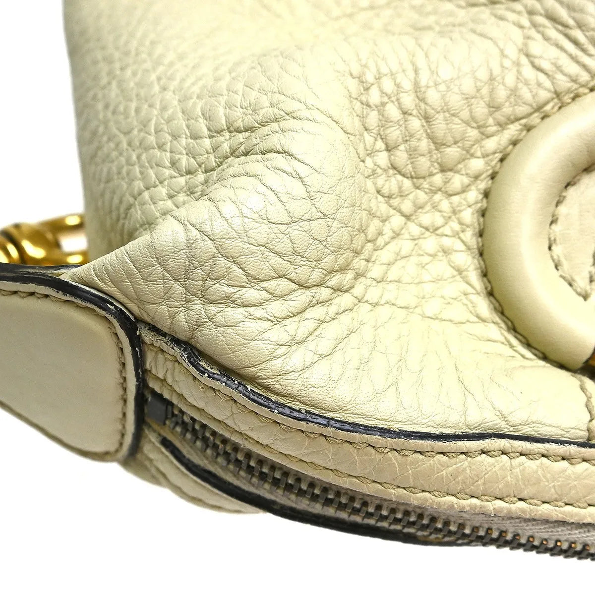 Gucci Gg Shoulder Bag Gg Matelasse Leather Beige Leather Handbag (Pre-Owned)