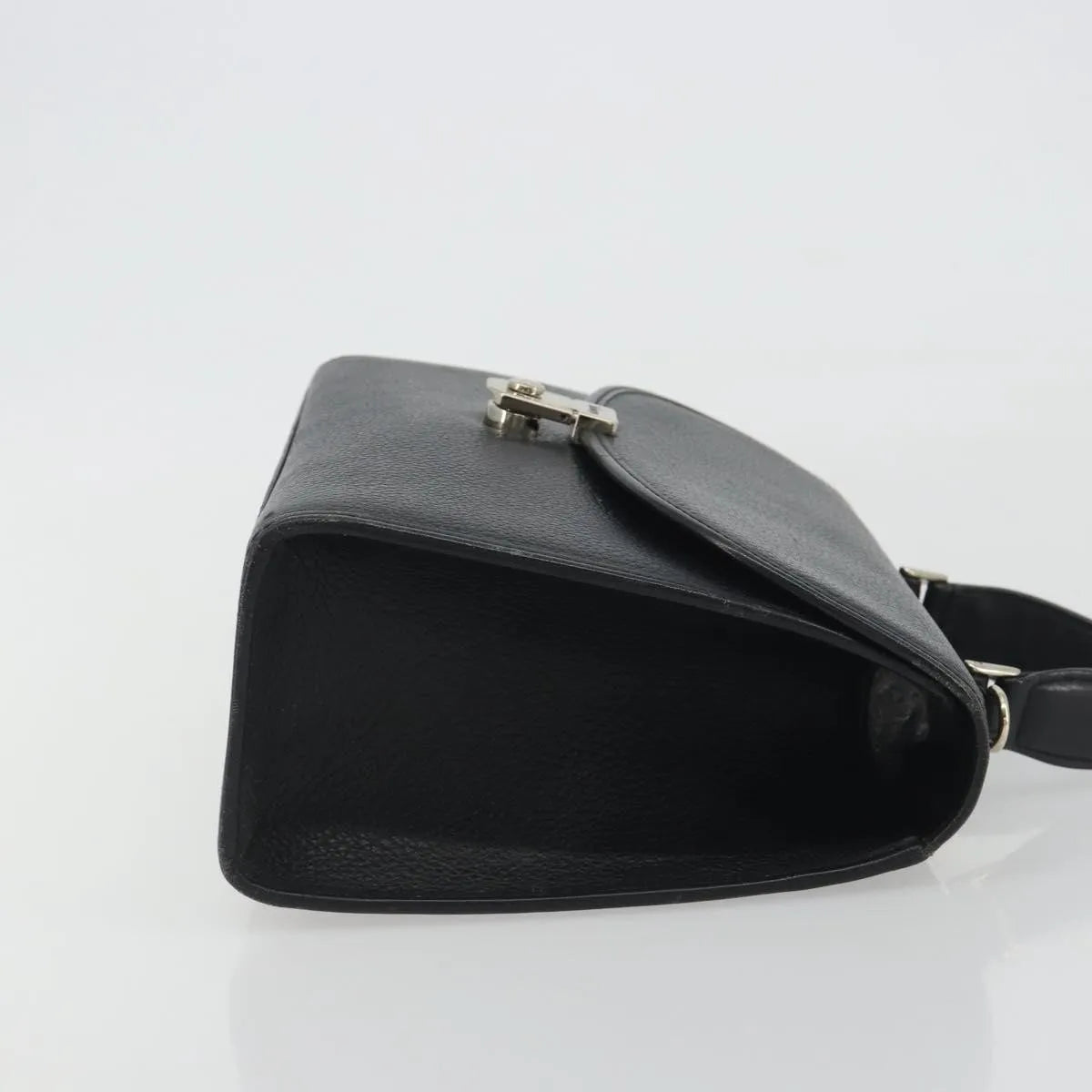 Burberry Vintage Leather Black Leather Handbag (Pre-Owned)