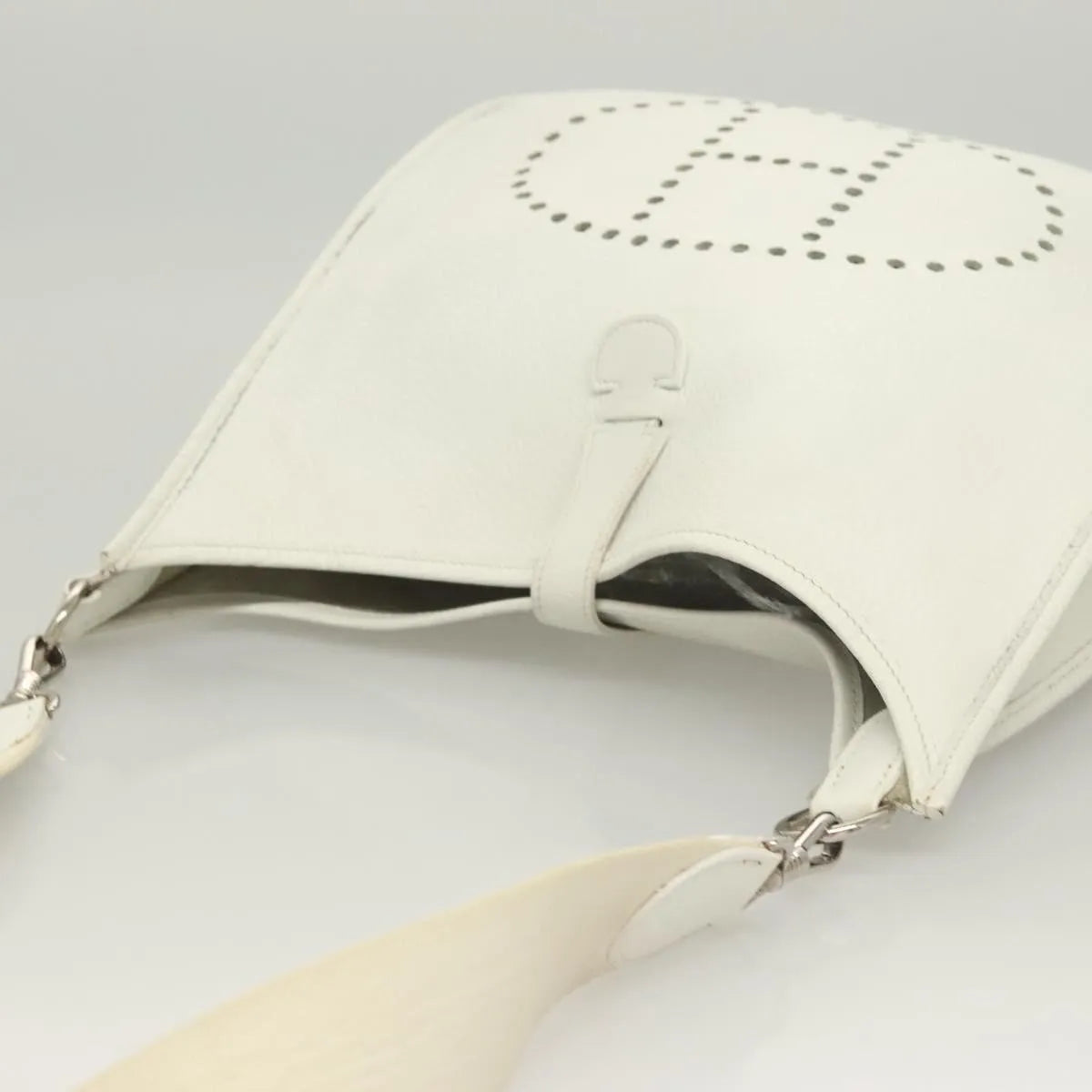 Hermes Evelyne Bag Gen I Togo White Leather Handbag (Pre-Owned)