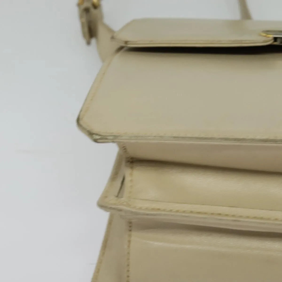 Gucci Vintage Flap Leather Beige Leather Shoulder Bag Bag (Pre-Owned)