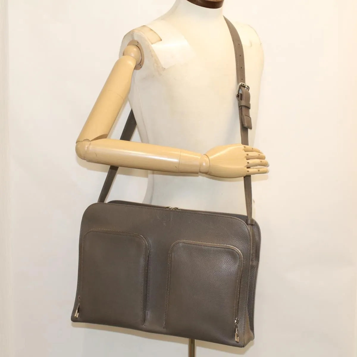Louis Vuitton Naxos Leather Gray Leather Shoulder Bag Bag (Pre-Owned)