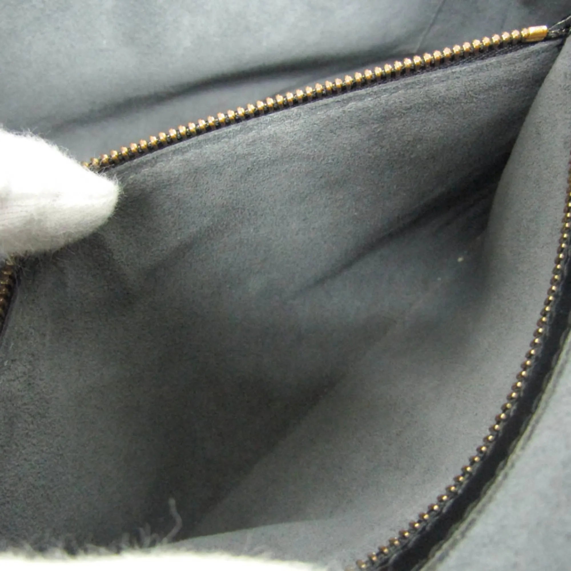 Louis Vuitton Lussac Epi Leather Black Leather Shoulder Bag Bag (Pre-Owned)