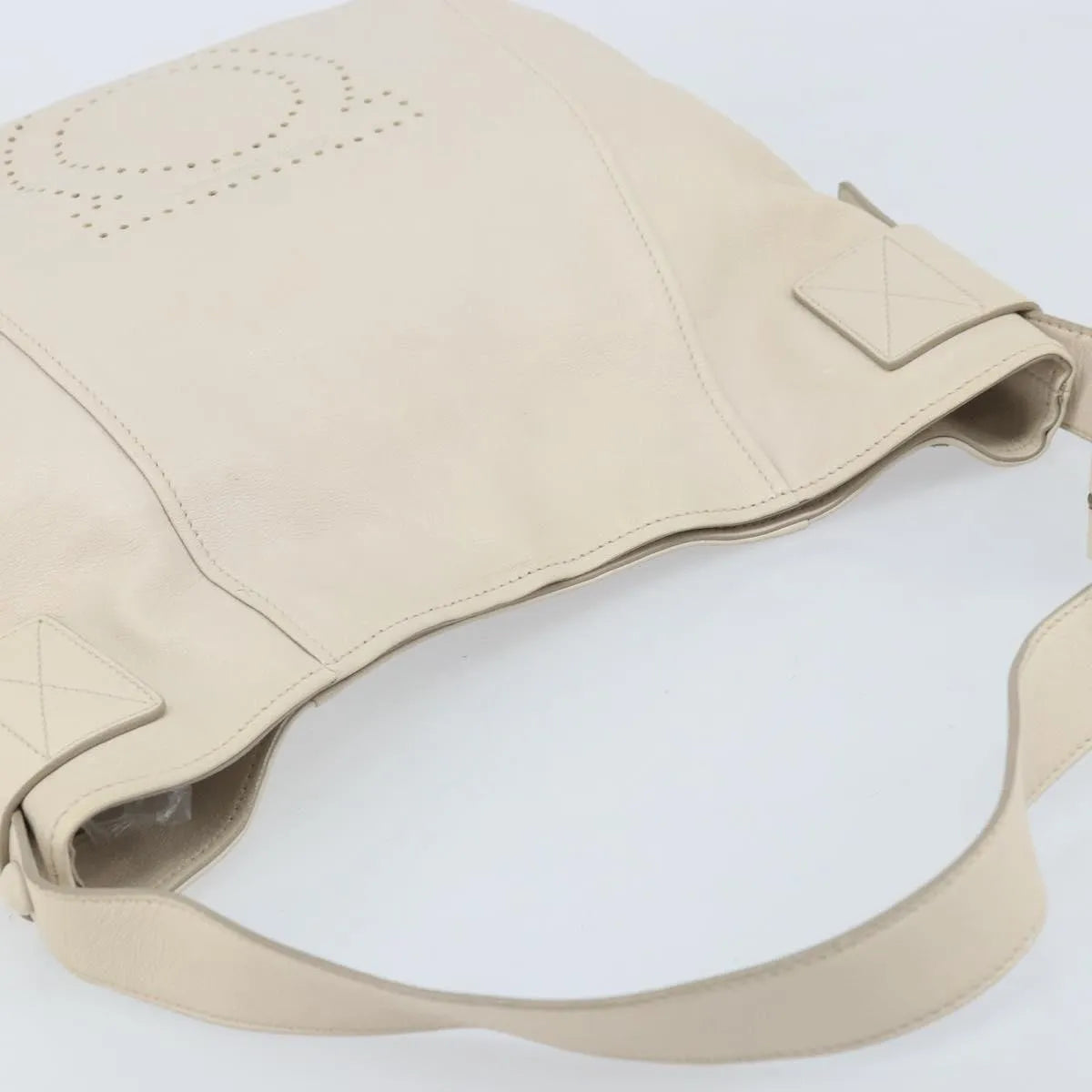 Salvatore Ferragamo Vintage Gancini Hobo Leather White Leather Shoulder Bag Bag (Pre-Owned)