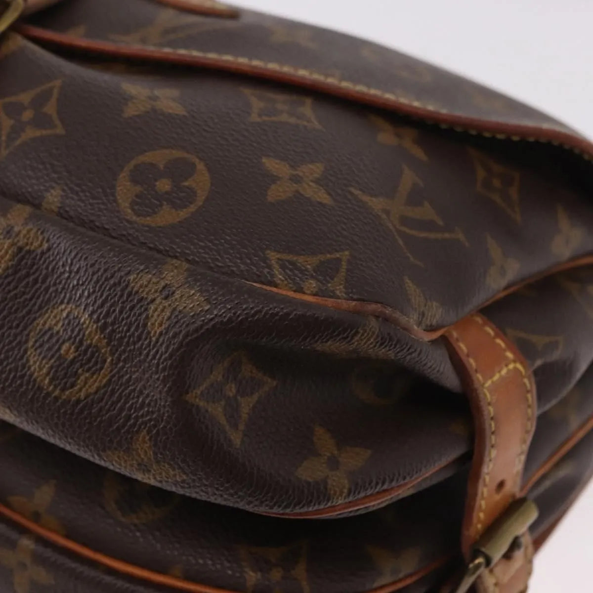 Louis Vuitton Saumur Monogram Brown Canvas Shoulder Bag Bag (Pre-Owned)