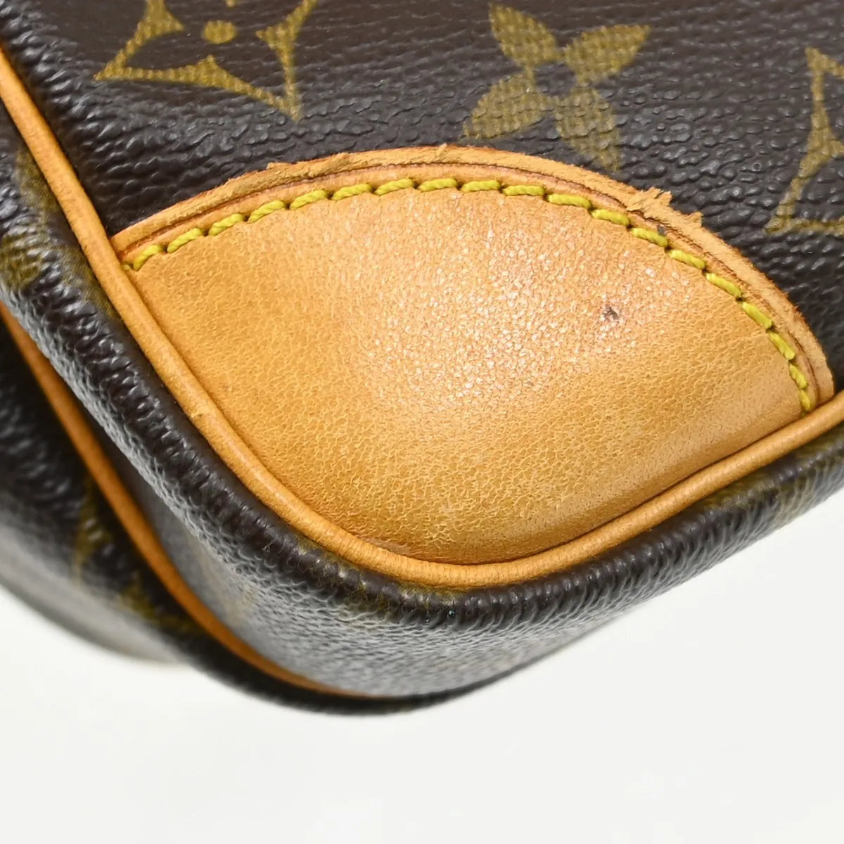 Louis Vuitton Nil Messenger Bag Monogram Canvas Brown Canvas Shoulder Bag Bag (Pre-Owned)