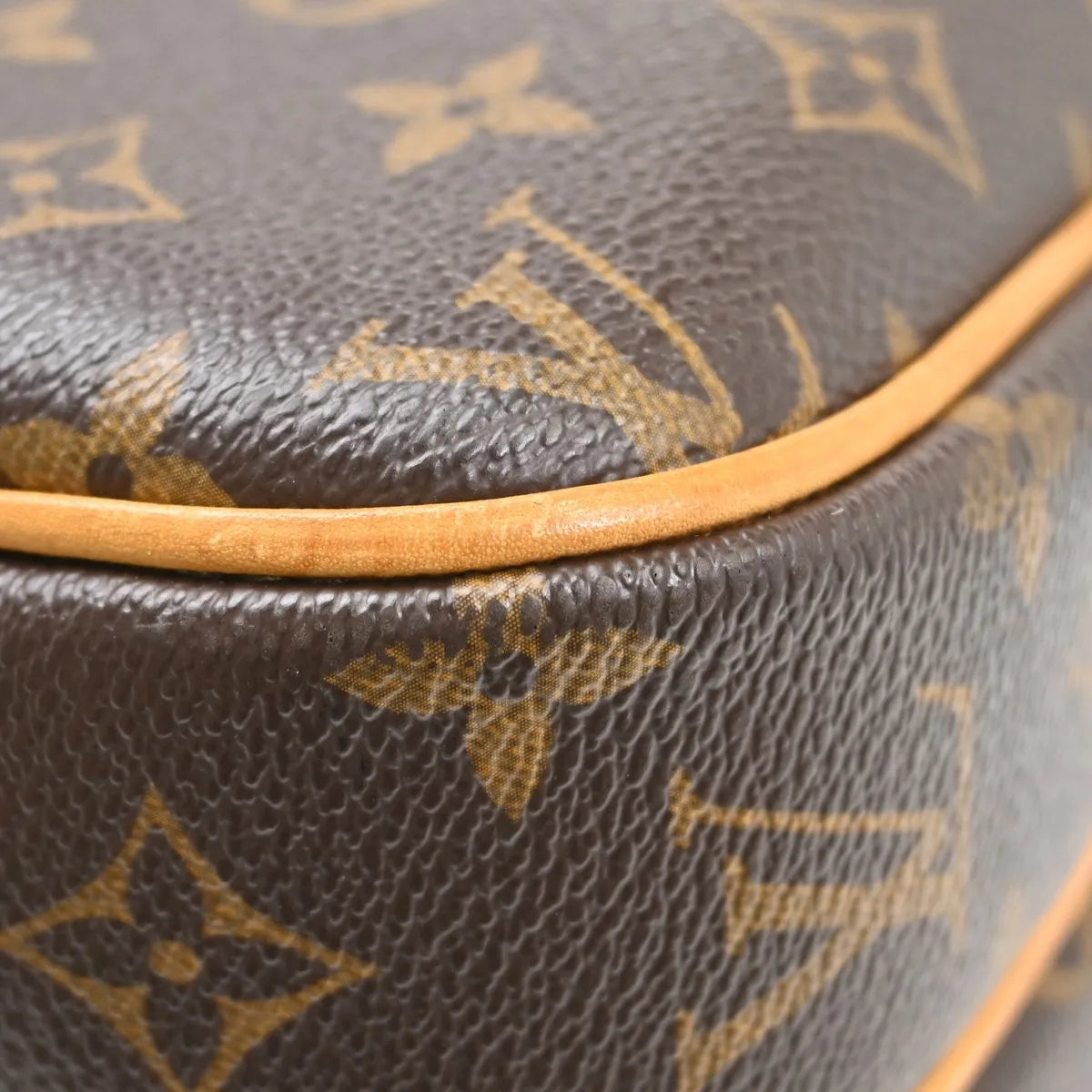 Louis Vuitton Reporter Monogram Canvas Brown Canvas Shoulder Bag Bag (Pre-Owned)