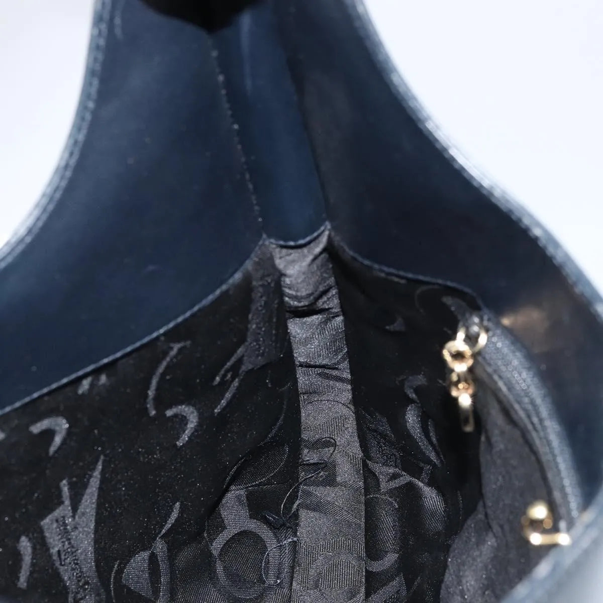 Salvatore Ferragamo Gancini Leather Navy Leather Handbag (Pre-Owned)