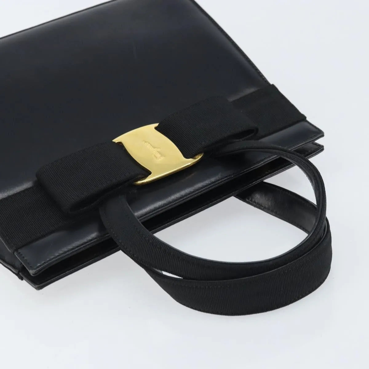 Salvatore Ferragamo Convertible Vara Bow Tote Leather Black Leather Handbag (Pre-Owned)