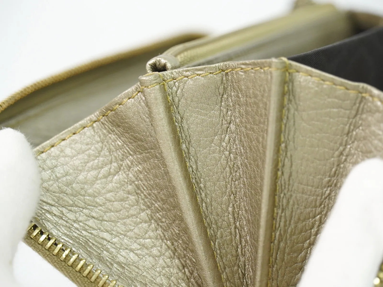 Gucci Bamboo Tassel Zip Leather Gold Leather Wallets Accessory (Pre-Owned)