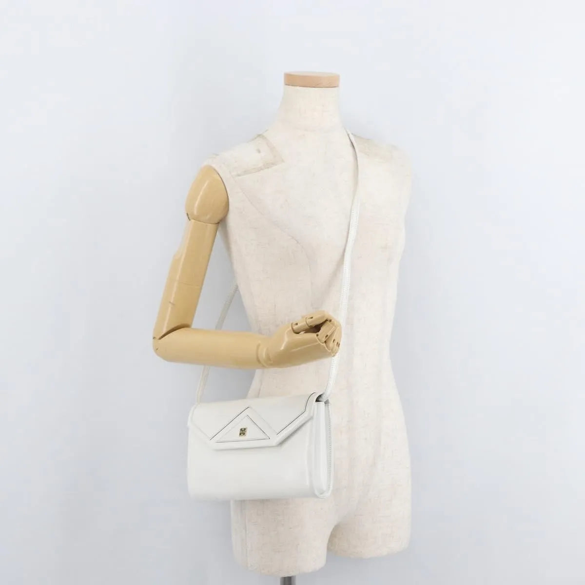 Givenchy Vintage 4G Leather White_Gold Leather Shoulder Bag Bag (Pre-Owned)