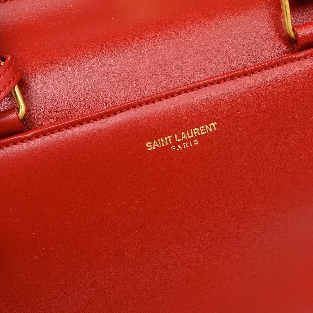 Saint Laurent Classic Duffle Leather Red Leather Handbag (Pre-Owned)