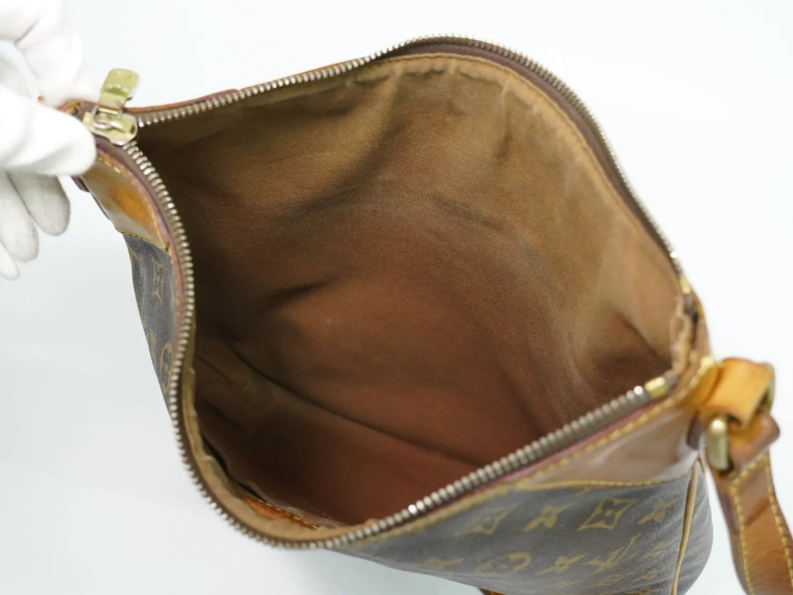 Louis Vuitton Odeon Monogram Canvas Brown Canvas Shoulder Bag Bag (Pre-Owned)