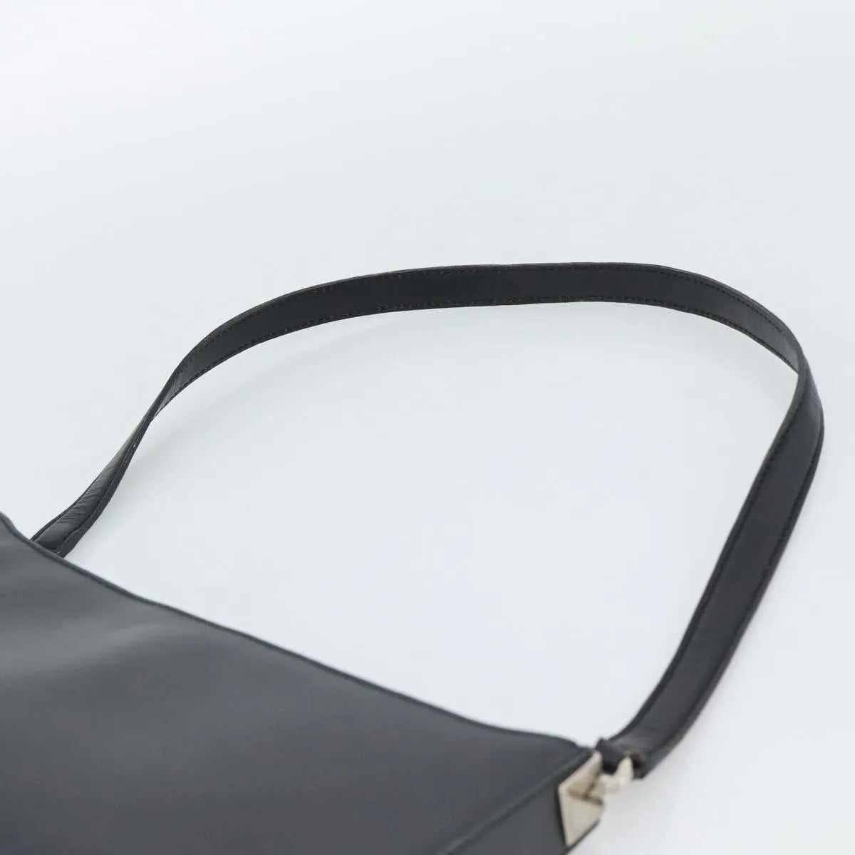 Salvatore Ferragamo Gancini Leather Black Leather Shoulder Bag Bag (Pre-Owned)