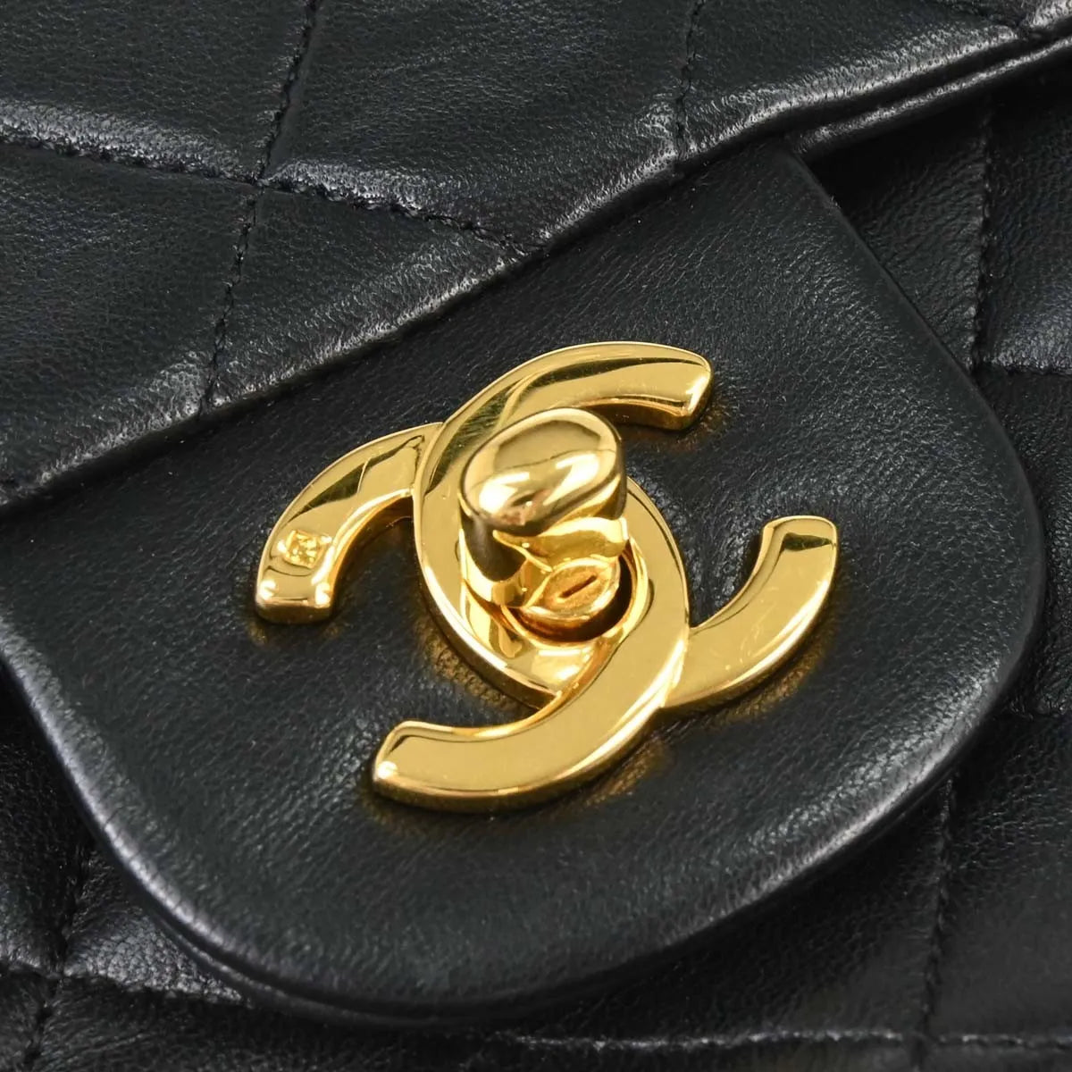 Chanel Timeless - Classic Double Flap Leather Black Leather Shoulder Bag Bag (Pre-Owned)