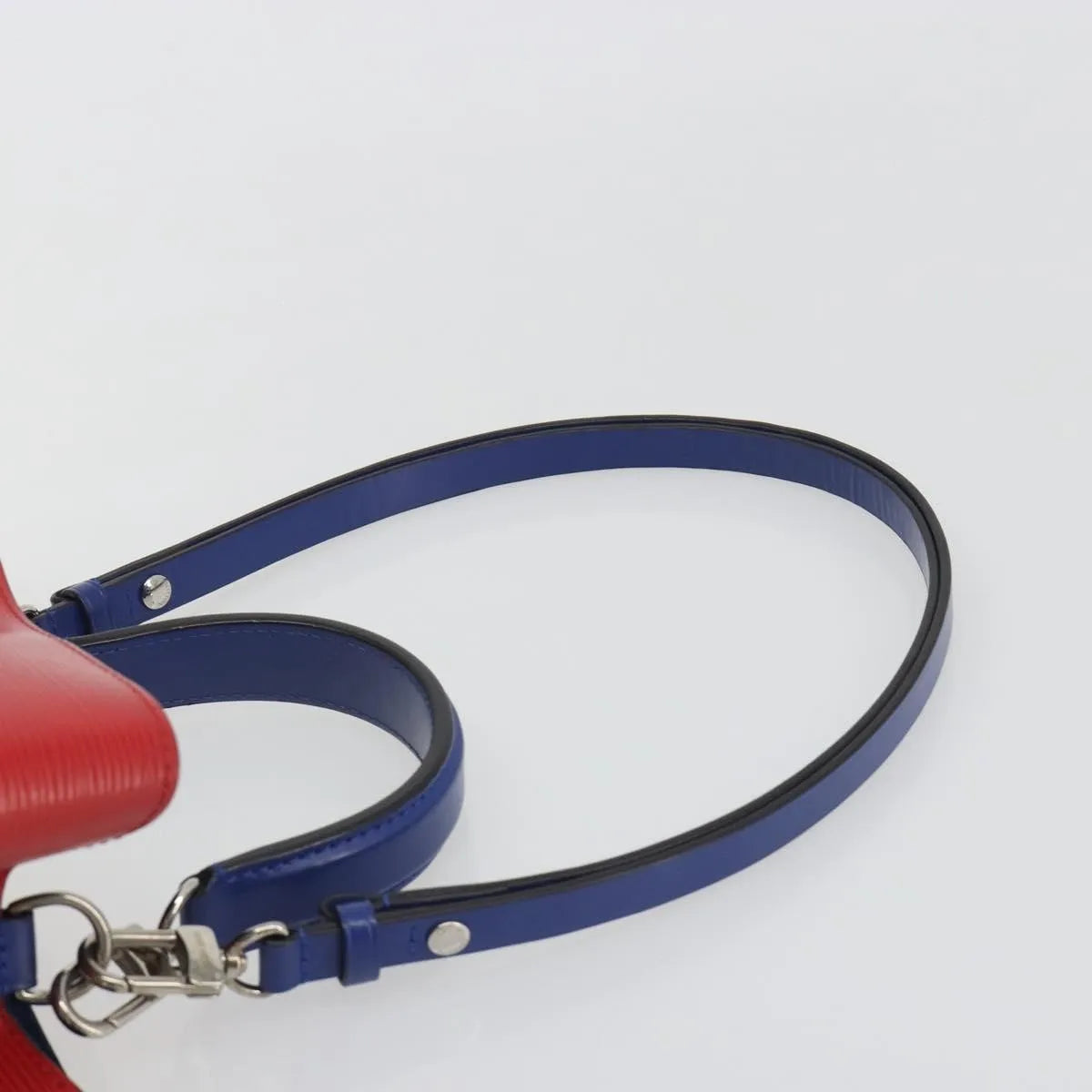Louis Vuitton Neonoe Epi Leather Red Leather Handbag (Pre-Owned)